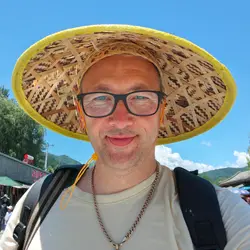 Идем от автобуса